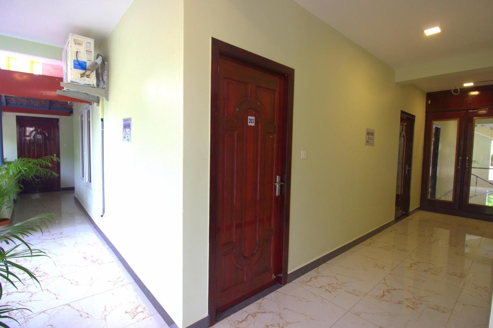 Serenity Sands Beach Resort Пондичери Екстериор снимка