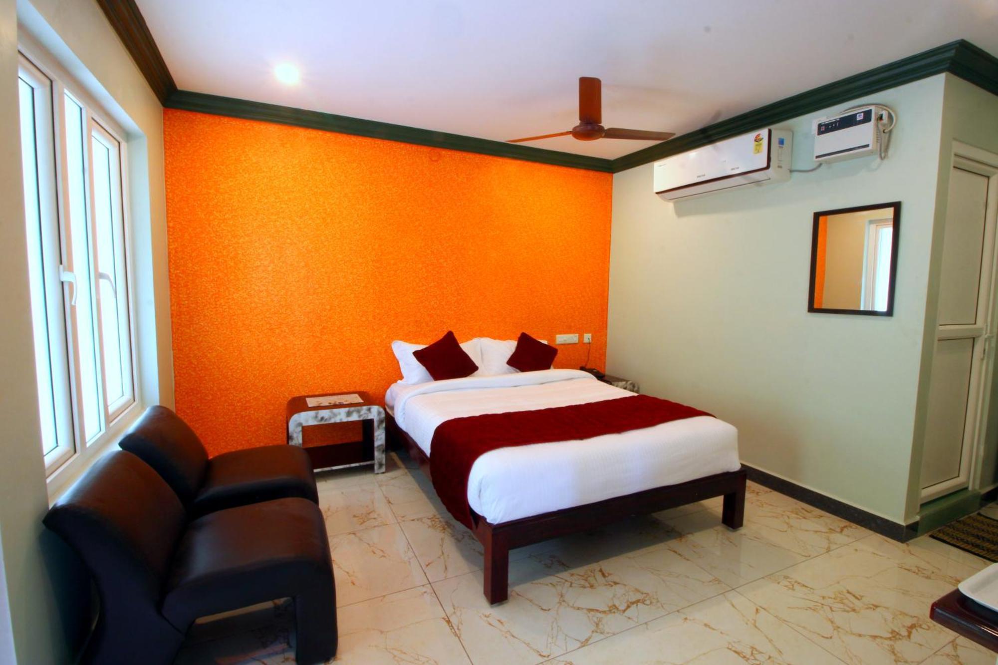 Serenity Sands Beach Resort Пондичери Екстериор снимка